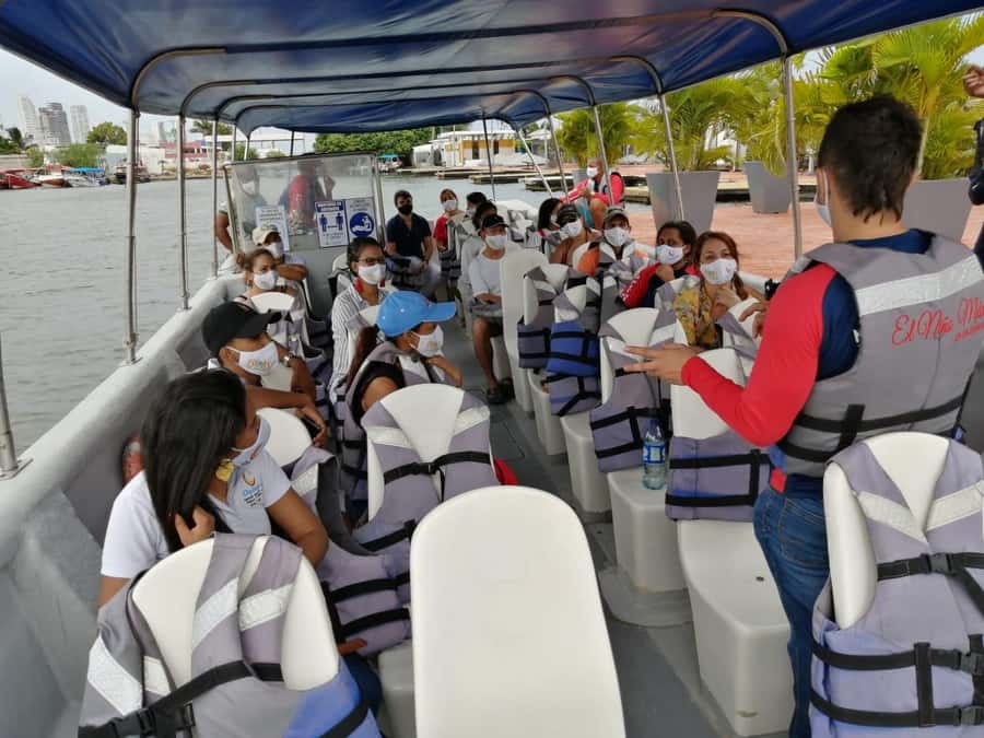 Cartagena de Indias: 2x1 Boat trip to the Rosario Islands and Baru Island - Panoramic Cartagena Bay views and the fort pass by the water