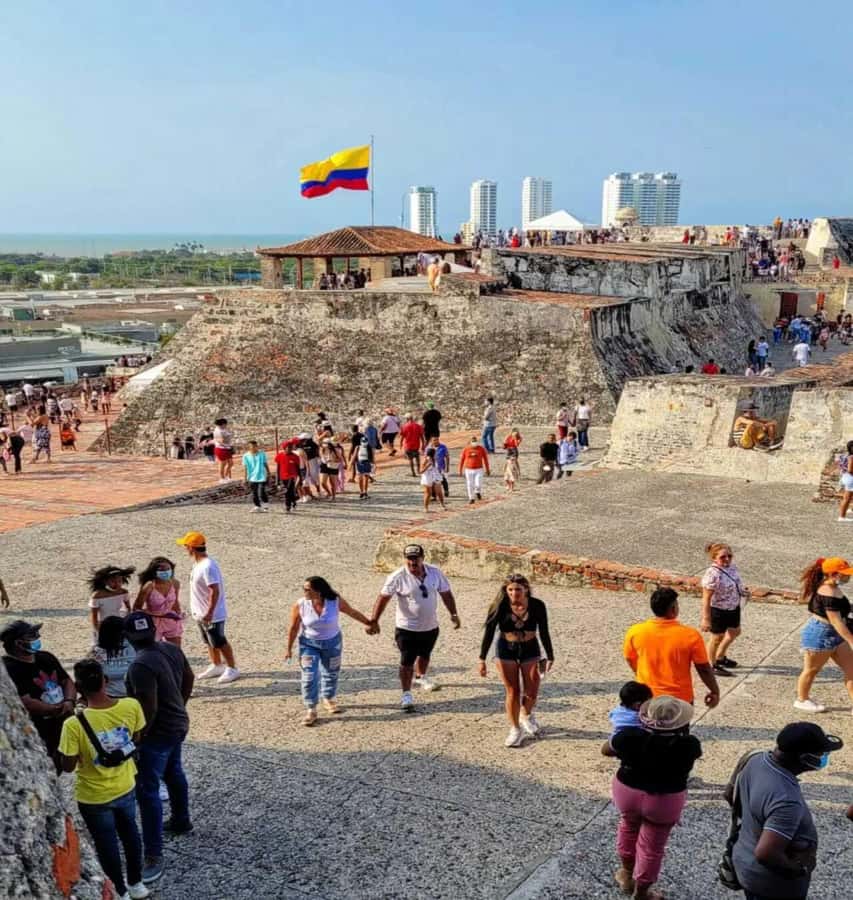 Cartagena: Explore with a city tour aboard a typical "chiva". - Historic Center walk: where the guide turns stops into stories