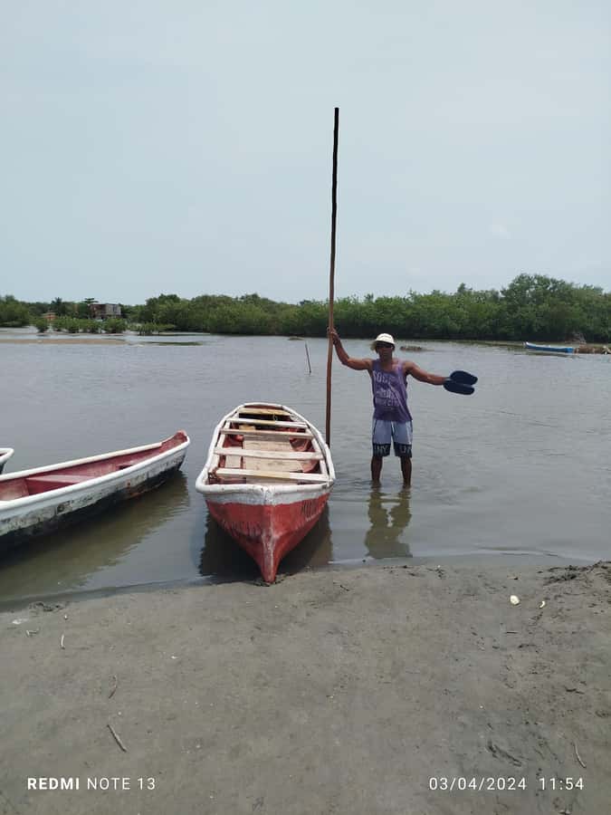 Cartagena: FISHERMEN'S ISLAND IN THE MANGROVES by canoe - Meeting point reality: La Boquilla, boats, and a calm switch once you are on water