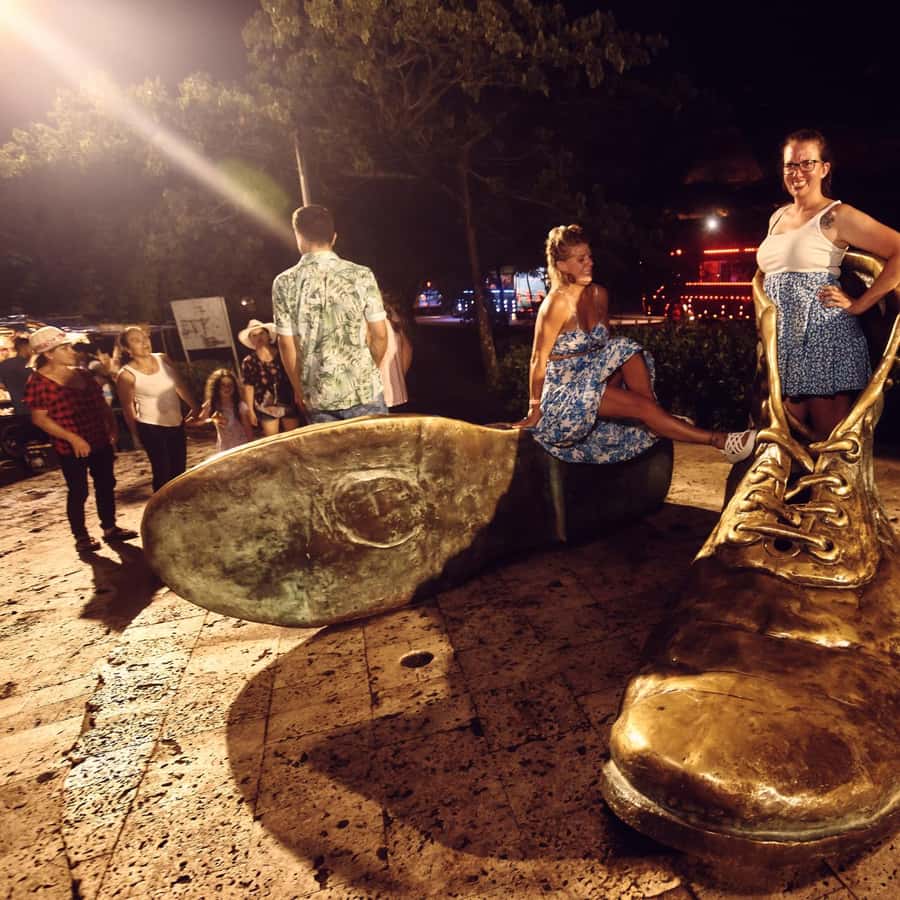 Cartagena: Funny PartyBus with dance floor and good music! - Getsemani dance show: when the tour turns into a true party plan