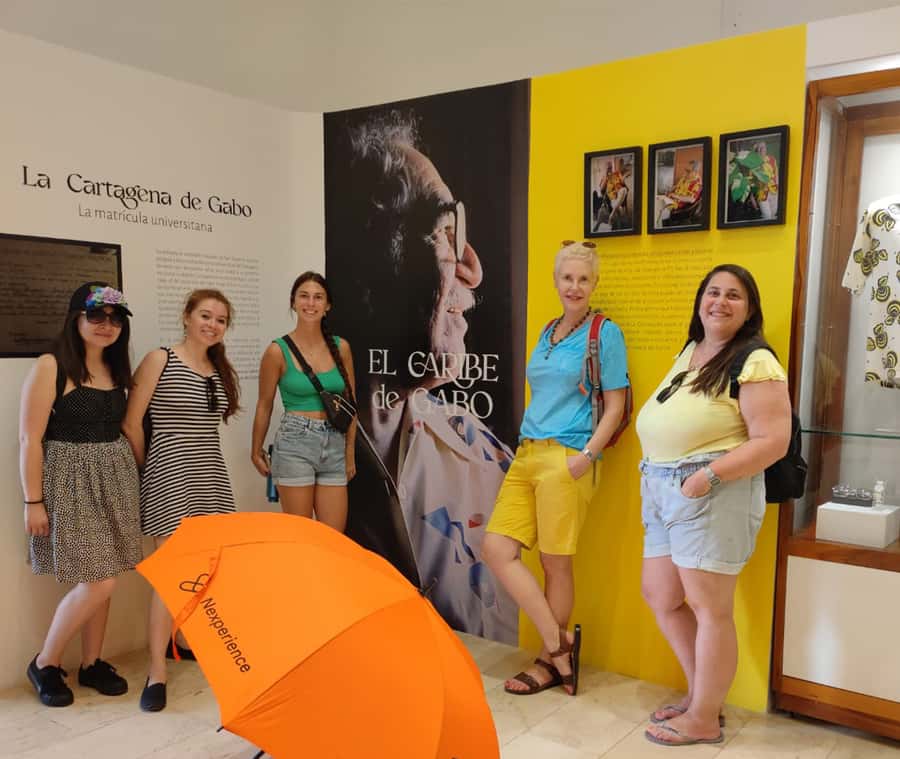 Cartagena: Gabriel García Márquez Private Walking Tour - Palito de Caucho and the first taste of Cartagena