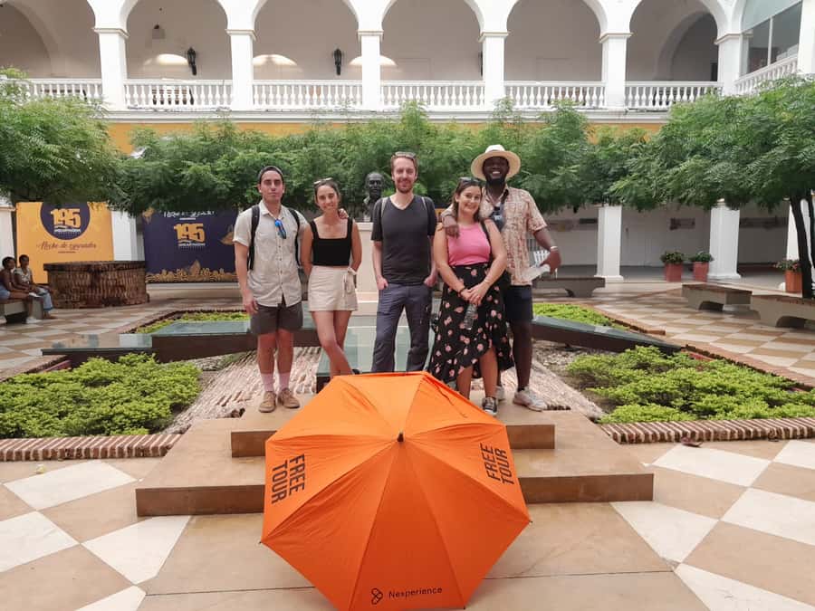 Cartagena: Gabriel García Márquez Private Walking Tour - Plaza Fernández de Madrid: where Gabo scenes get grounded