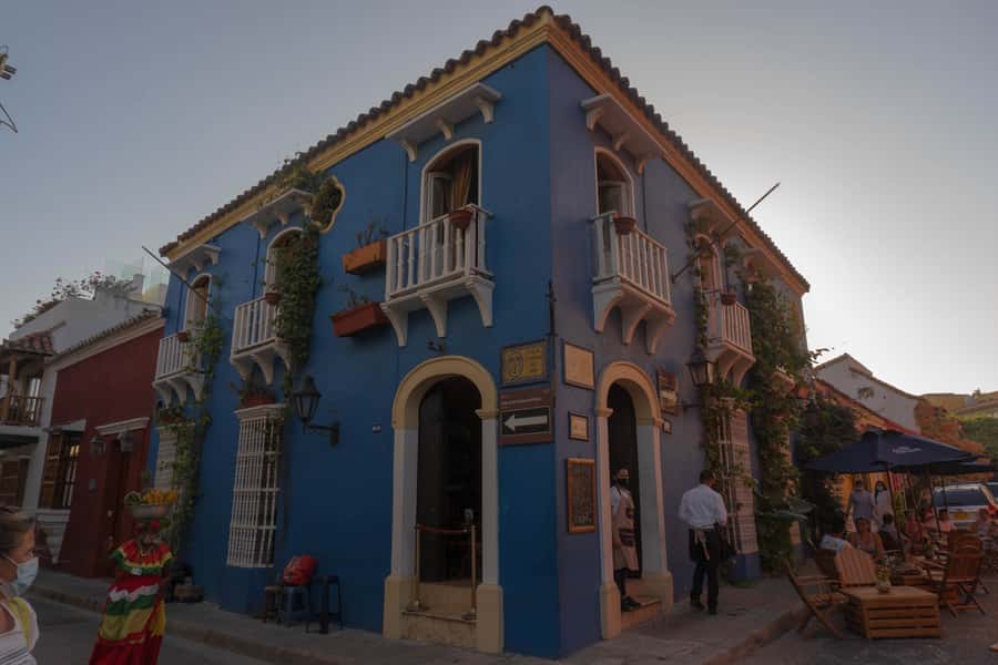 Cartagena: Gabriel García Márquez Private Walking Tour - Works by Grau and Vincens: art connections you can actually see