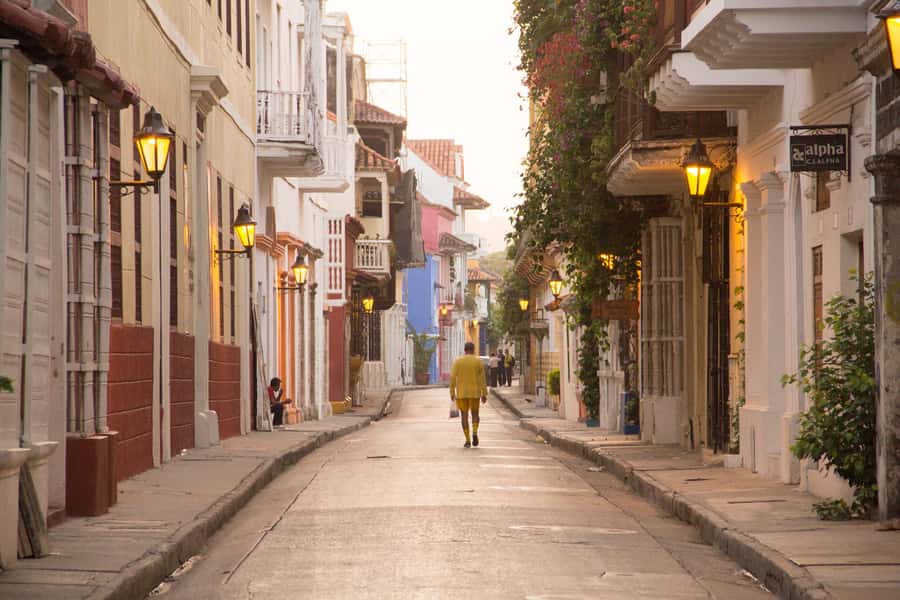 Cartagena Grand City Tour - Getting Oriented Fast With Bocagrande and Manga