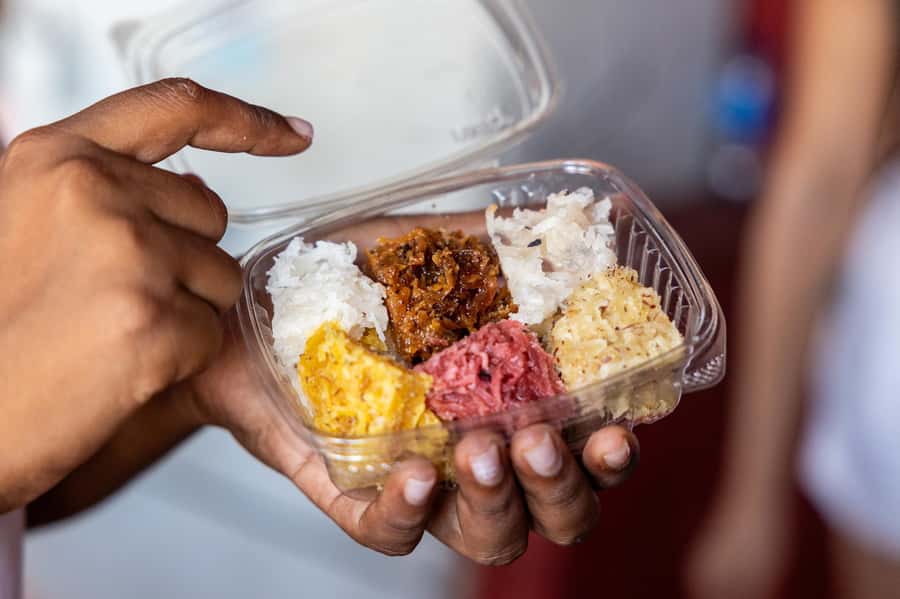 Cartagena: Guided Street Food Tour with Tastings - What You Eat: 9 Tastings of Colombian Street Food