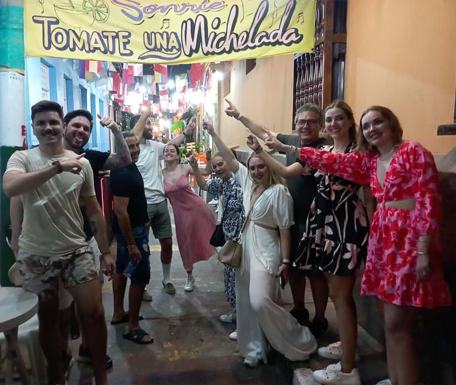 Cartagena: Historic Center and Getsemaní Shared Walking Tour - Centennial Park and the animal spotting you might catch