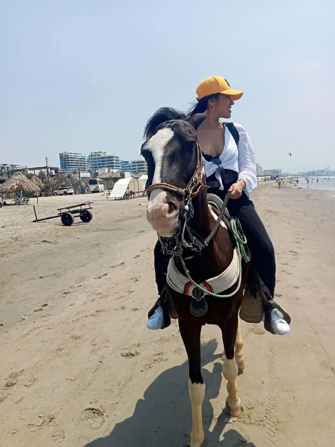 Cartagena: Horse riding on the beaches of Cartagena & PHOTOS - Logistics for Getting Back: Taxis, Uber, and Public Transport