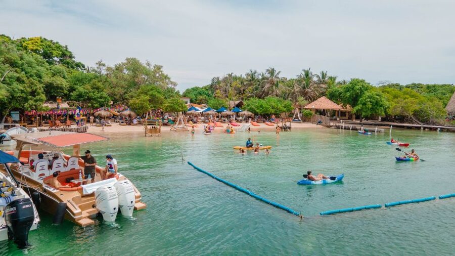 Cartagena: Islabela Islands Boat Trip with Lunch & Cocktail - Who should book this, and who should skip it