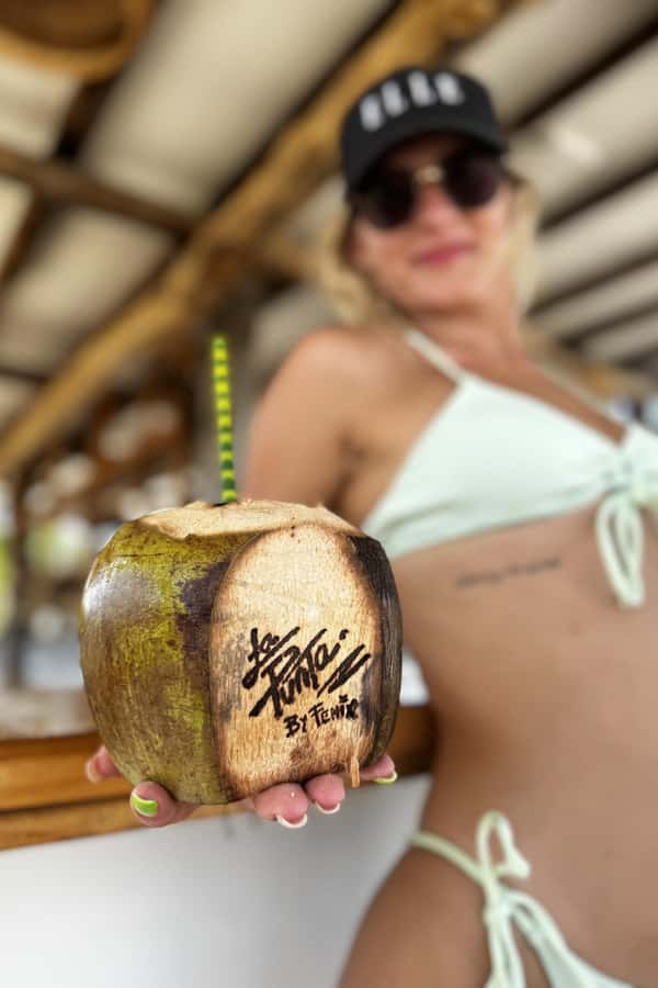 Cartagena: La Punta Beach Club Day Pass (Lunch included) - Service details that make it feel cared for
