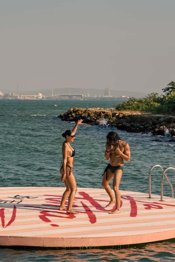 Cartagena: La Punta Beach Club Day Pass (Lunch included) - Beach beds, shade, and that soundtrack all the way to sunset