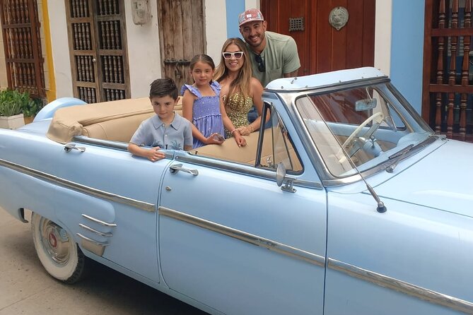 Cartagena Luxury Classic Car Tour + Bilingual Historian Guide - Timing, traffic, and weather in Cartagena