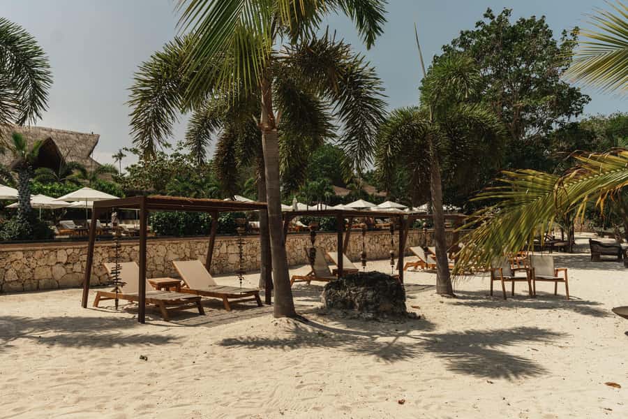 Cartagena: Makani Luxury Beach Club Day Pass - Upgrades that change the vibe: Mahalo Pool, Daybeds, Lounge, Viewpoint, Jacuzzi