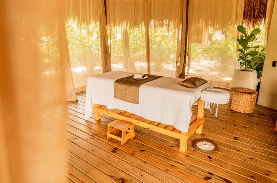 Cartagena: Makani Luxury Beach Club Day Pass - Romantic dinners and celebrations: birthday, anniversary, and special moments
