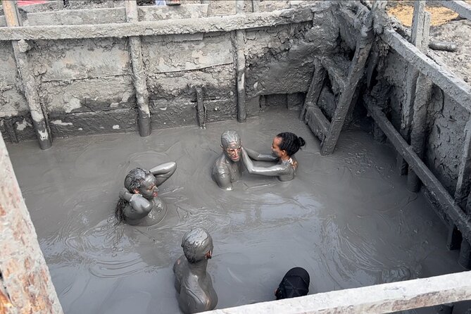 Cartagena Mud Volcano Tour — VIP Exclusive Crowd-Free Access! - Volcán de Lodo El Totumo Stop, How the 1.5 Hours Typically Feels