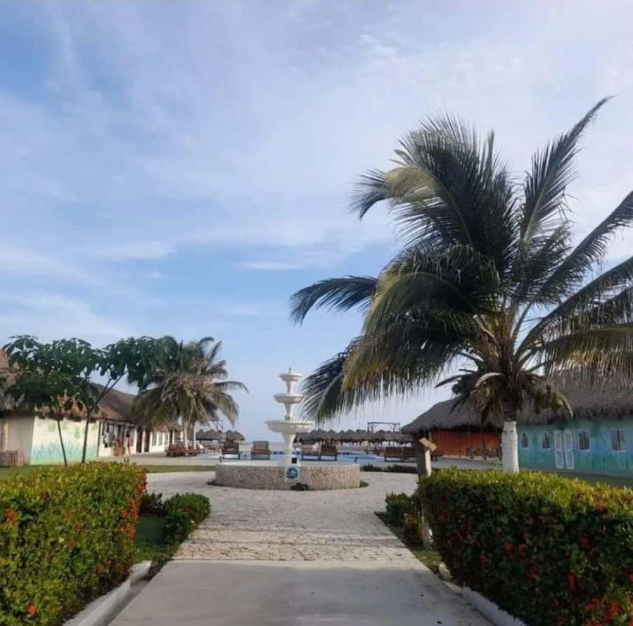 Cartagena: Mud Volcano Tour with Lunch, Pool, and Beach - Should You Book This Mud Volcano and Beach Club Tour?