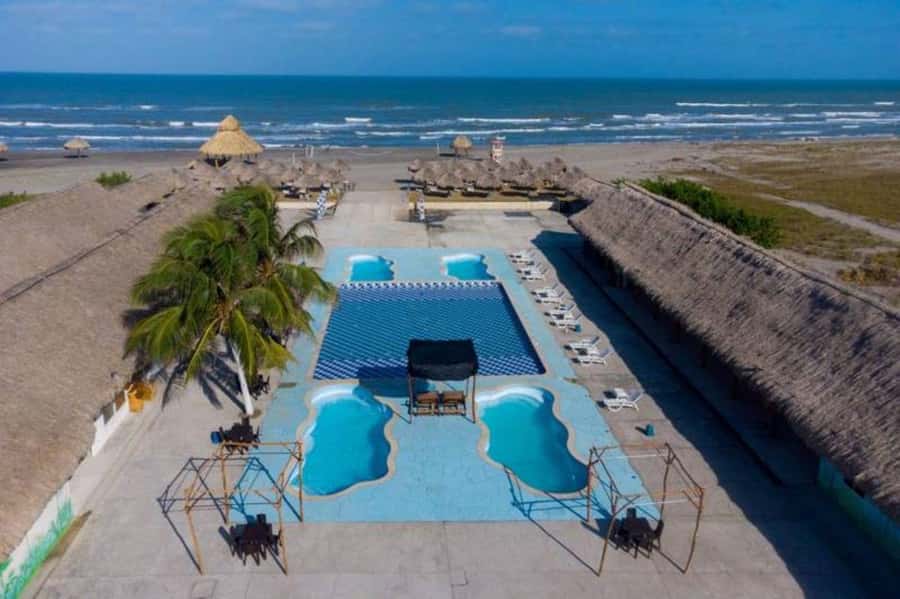 Cartagena: Mud Volcano Tour with Lunch, Pool, and Beach - Lunch: Multiple Options Plus Vegetarian