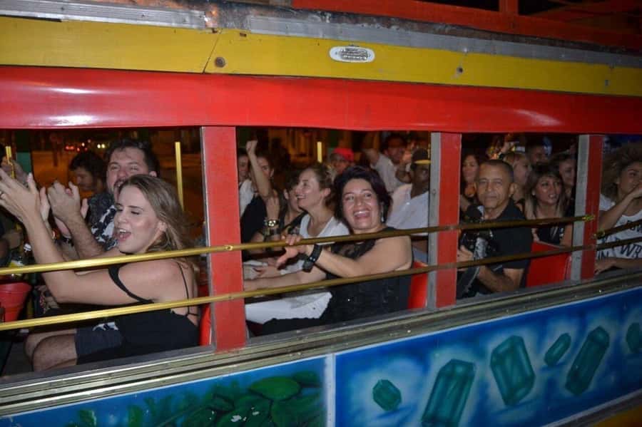 Cartagena: Night party in authentic Colombian chiva with entertainer - San Felipe de Barajas: panoramic castle views without the museum day