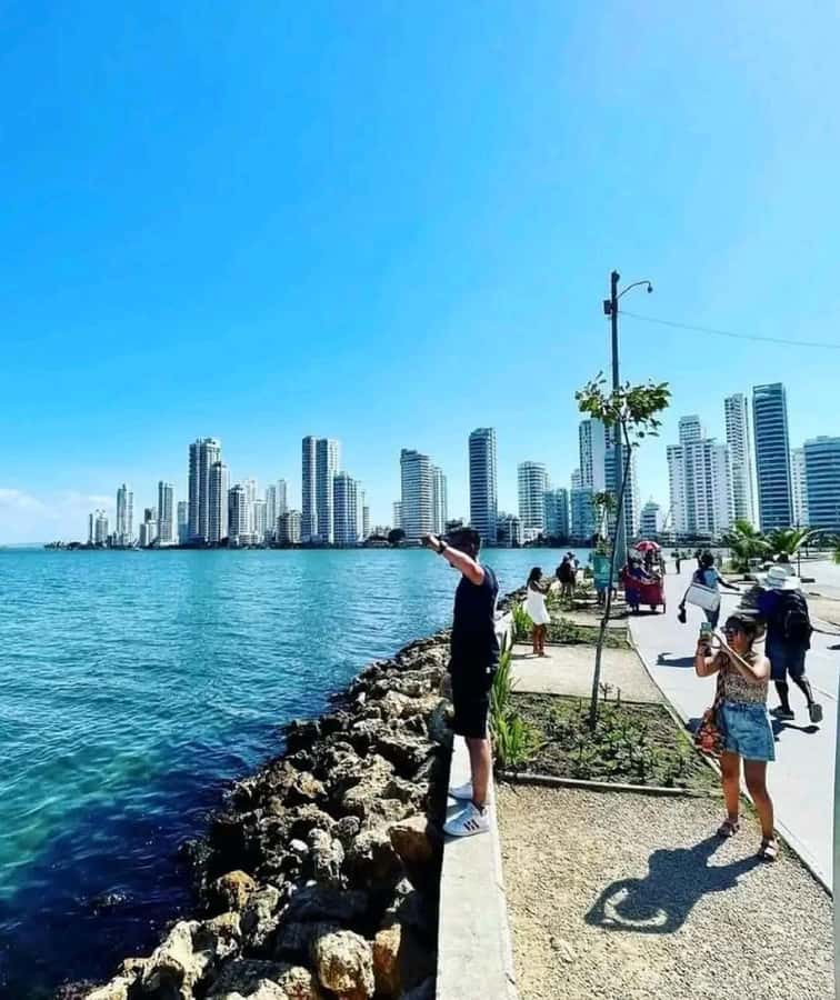 Cartagena: Panoramic City Tour, Monuments, Walls, Castle - Price and value: why $15 can work if you want highlights, not a slow day