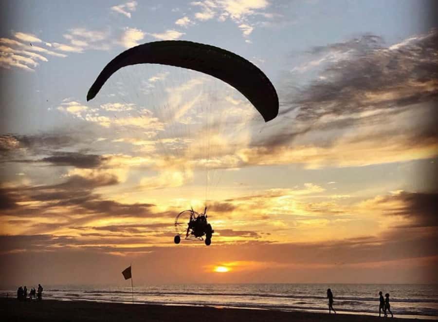 Cartagena: Paratriking Flight from the Beach - What Cartagena looks like from above, and what to watch for