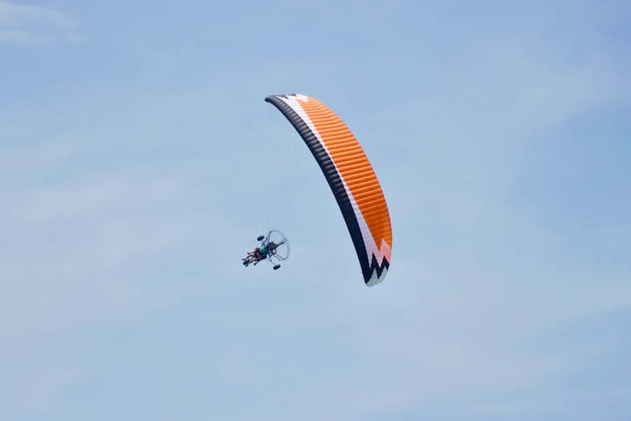 Cartagena: Paratriking Flight from the Beach - Back to the beach facility: bar, chairs, and a calmer landing plan