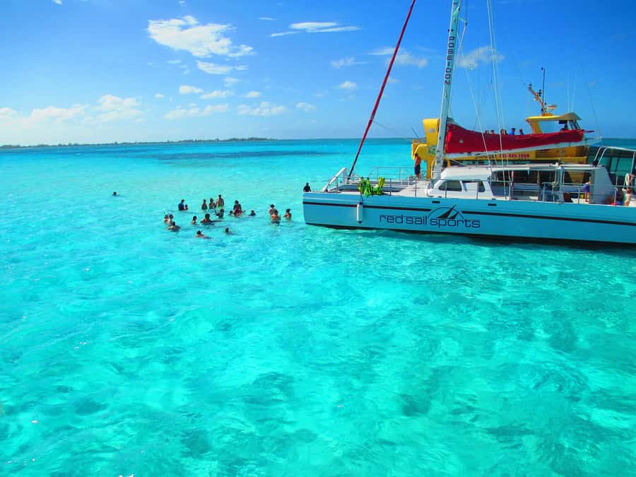 Cartagena: Party Boat to Cholon Beach with 2 Drinks & Lunch - Who Should Book This Party Boat to Cholón, and Who Should Skip It