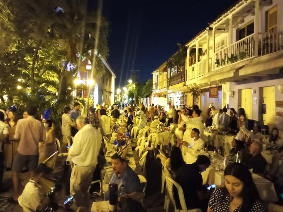 Cartagena: Party Bus Tour In Cartagena - Cartagena Sightseeing Stop: Quick Context From the Guide