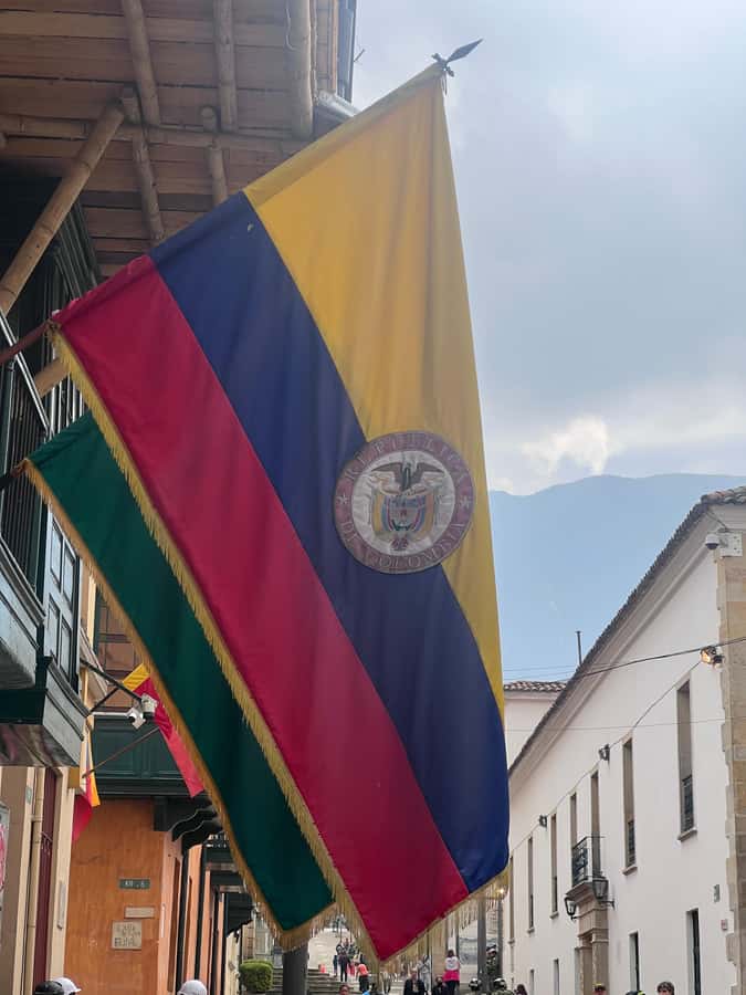 Cartagena: Party Bus Tour In Cartagena - Las Botas Viejas: Another Quick Landmark Stop
