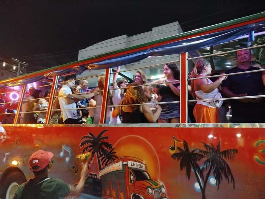 Cartagena: Party on a typical bus crossing the city - Key points to know before you go