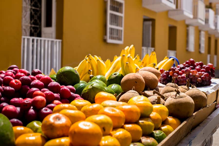 Cartagena: Photography Workshop Tour - The meet-up at Plaza de Bolívar, and how the session starts