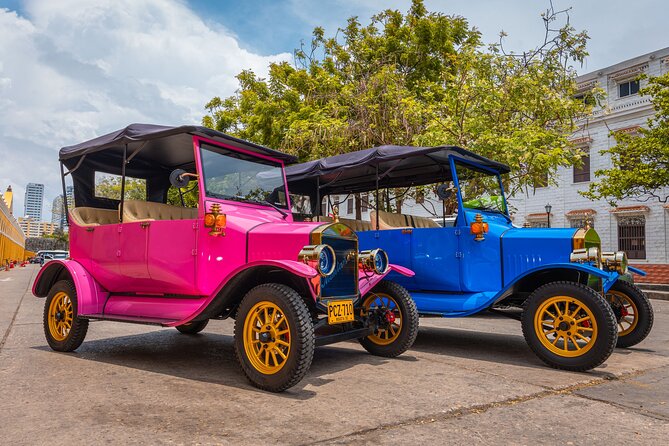 Cartagena Private Classic Car Tour Up to 5+ Bilingual Guide - Centro Historico and the 16th-century cathedral bell tower