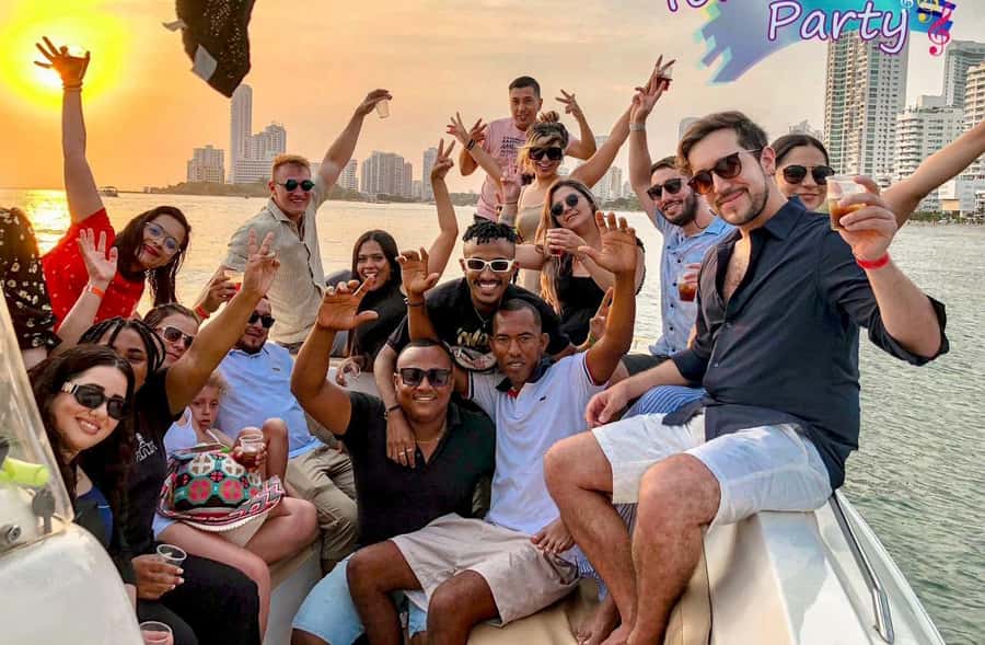 Cartagena: Private Sunset and Night Boat Tour - Private Cartagena Sunset With the Areca By PalMar Boat