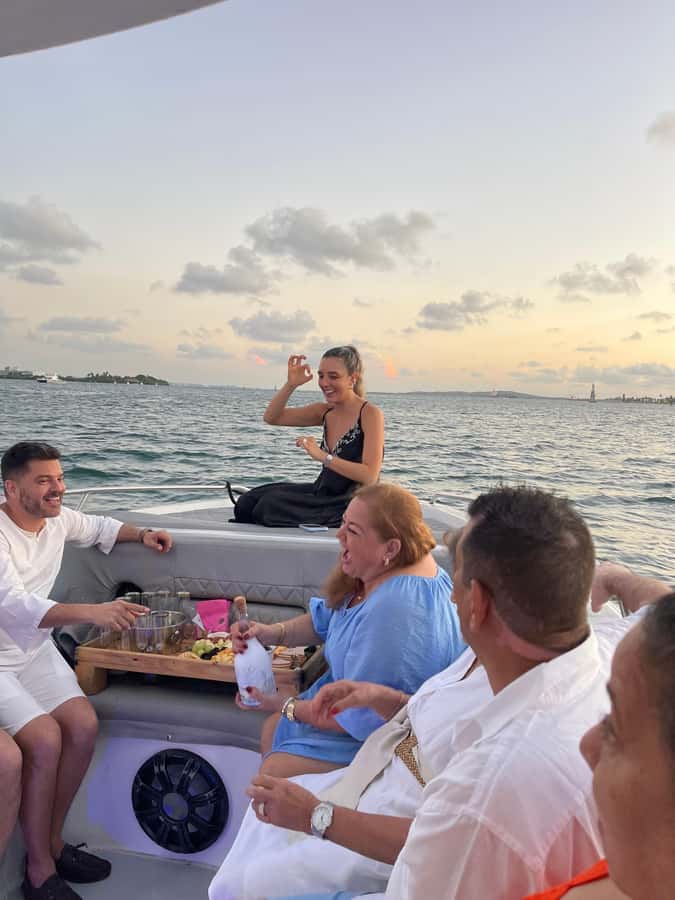Cartagena: Private Sunset and Night Boat Tour - Port Views and Manga Bay: Seeing Cartagena’s Scale From the Water