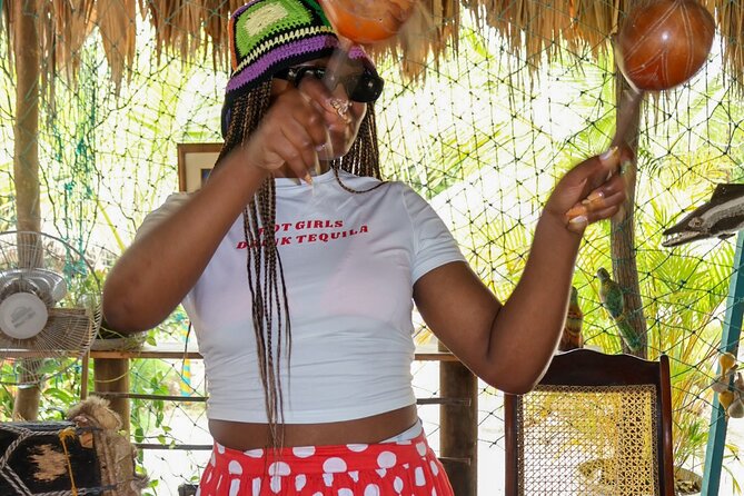 Cartagena Real : neighborhood, mangrove, fishing, typical lunch and culture - La Boquilla Instead of the Usual Cartagena Loop