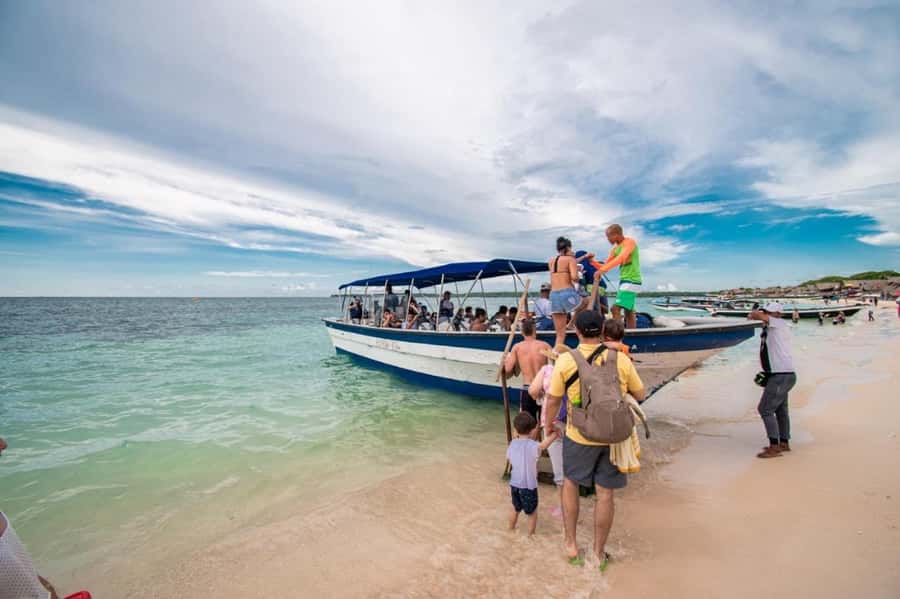 Cartagena: Rosario islands Playa Blanca Barù by boat & lunch - Who this tour suits best, and who might skip it