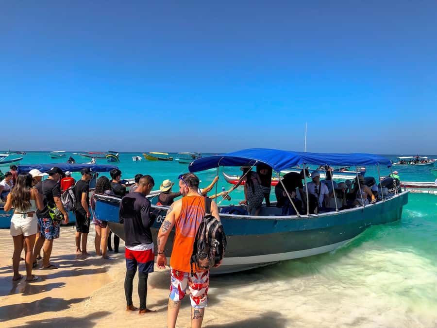 Cartagena: Rosario Islands, Playa Blanca, Baru - Pickup timing and the bus ride, the real test of comfort