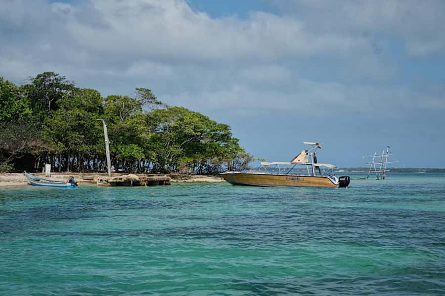 Cartagena: Rosario Islands Private Boat Tour - Private boat comfort, guide support, and what’s included
