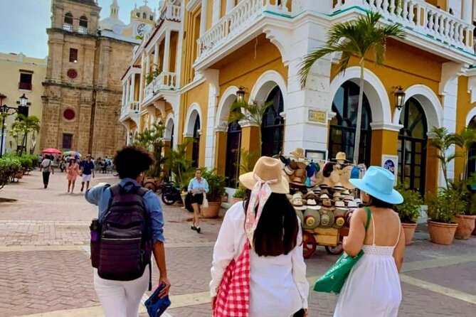 Cartagena´s African Legacy: 2 hrs on History, Dance & Tasting - Plaza de los Coches and Plaza de la Aduana, Where the Story Starts to Trade