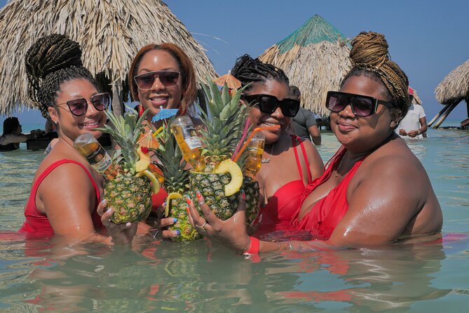 Cartagena's Legendary Boat Party : Full Day in Cholón - Lunch and drinks: what’s included, and what you should budget for