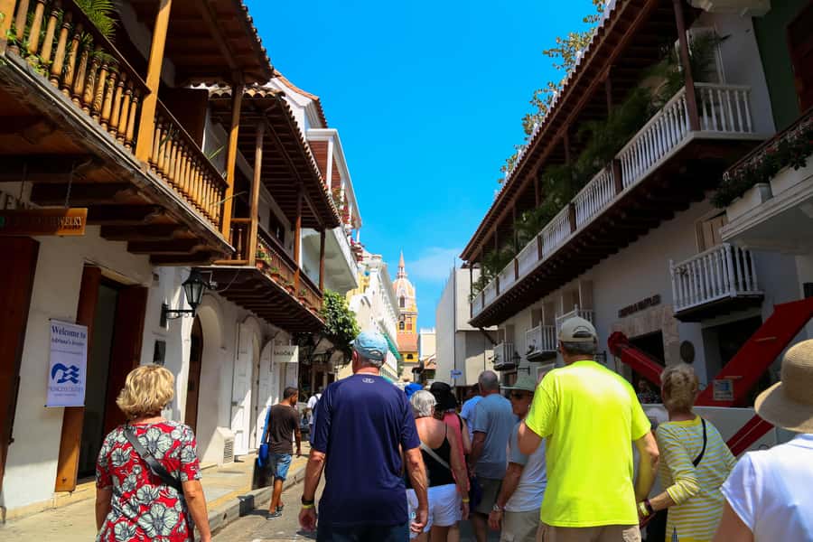Cartagena: Shared Walking Tour of the Colonial Old Town - Conquerors, pirates, and local legends on the move
