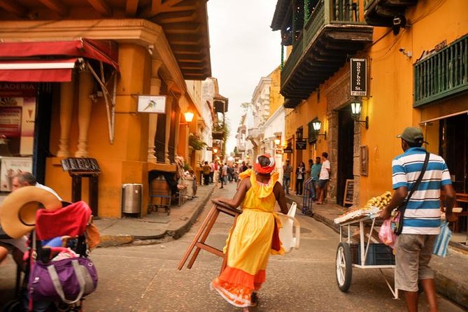 Cartagena Sightseeing Tour Historic Center starting at the port - Castillo San Felipe de Barajas: fortress history with real coastal views