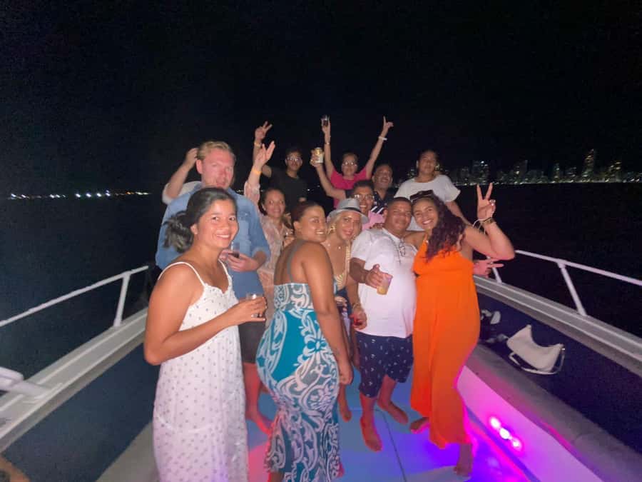 Cartagena: Speed Boat Party on the Bay with open bar - The ride itself: sports boat energy, entertainer, and social mixing