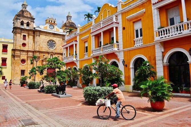 Cartagena Street Food Adventure & Full City Tour with Local Guide - What you can realistically expect to eat, and what diet limits mean here