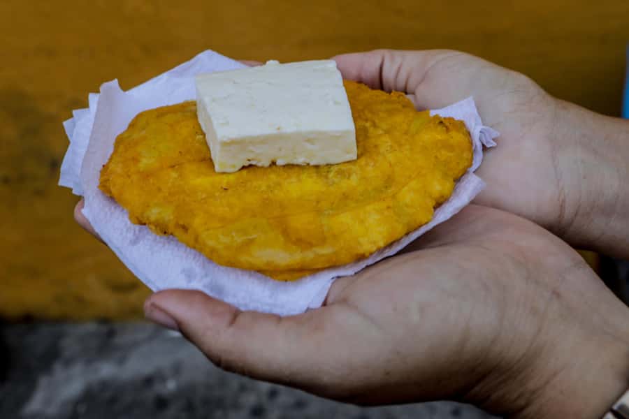 Cartagena: Street Food Walking Tour - Meeting at Lonchería Polo Norte, in Front of Movich