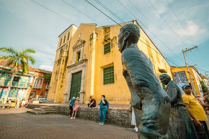 Cartagena Streets and Appointments Tour - Museo Precolombino de la Esmeralda: mining replicas, extraction stories, and a transformation shop