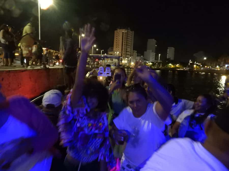 Cartagena: Sunset baytour with Dj, drinks and disco - Drinks that keep the evening moving: rum and coke open bar