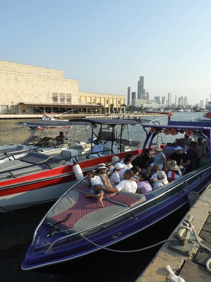Cartagena: Sunset baytour with Dj, drinks and disco - Nightclub entry: how this can turn into a full evening plan