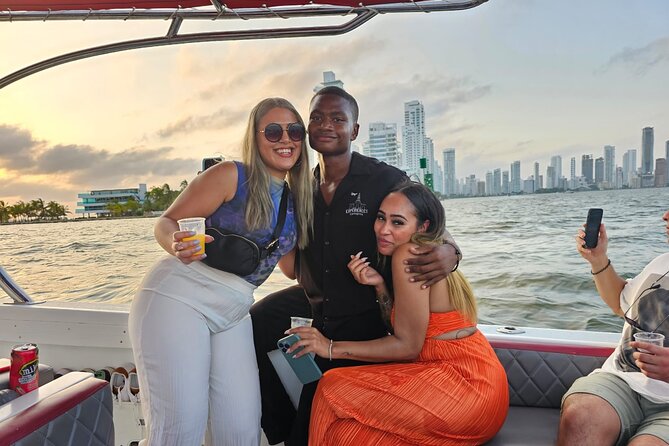 Cartagena:Sunset boat party Caribbean restaurant and Gethsemane tour - Meeting point, timing, and what to bring for a smooth night