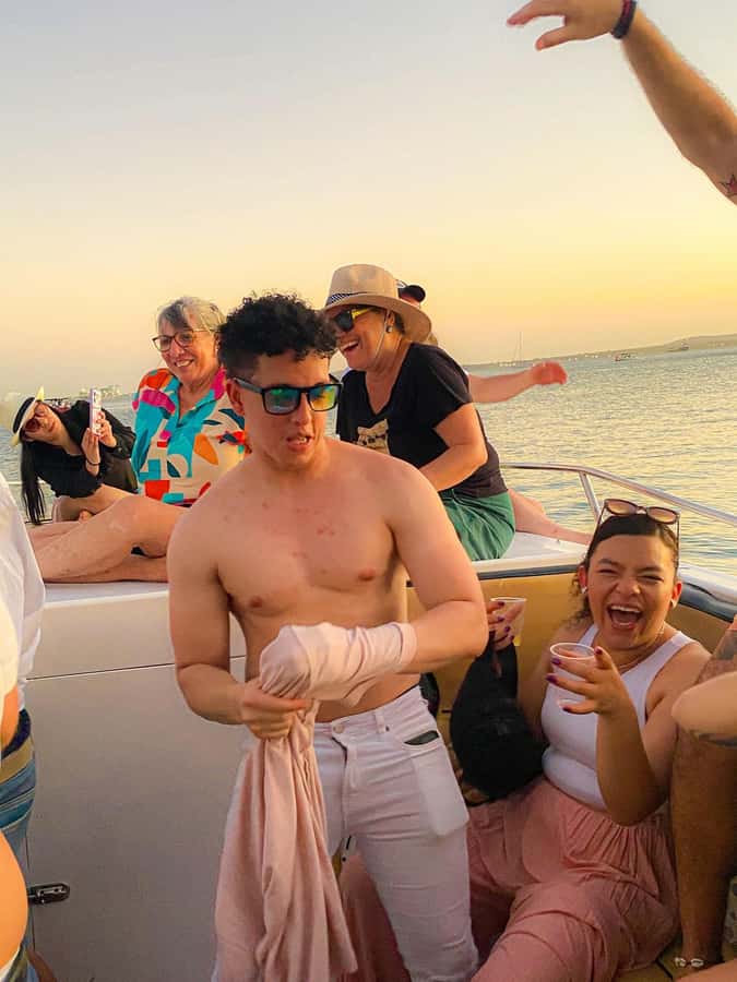 Cartagena: Sunset in boat in the bay with music and liquor - Who this tour fits best (and who should skip it)