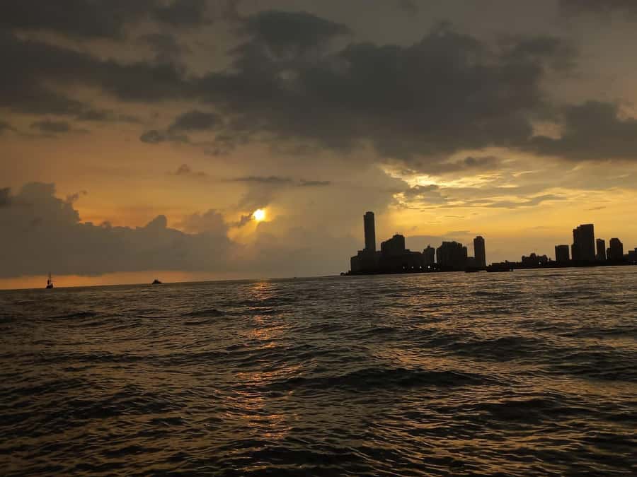 Cartagena: Sunset in boat in the bay with music and liquor - Practical tips for a smoother Cartagena sunset boat party