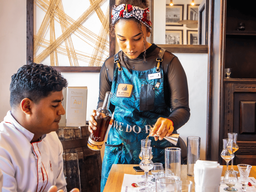 Cartagena: The Legendary Colombian Rum and Chocolate Tasting - Finding the right vibe: private group dynamics and guide energy